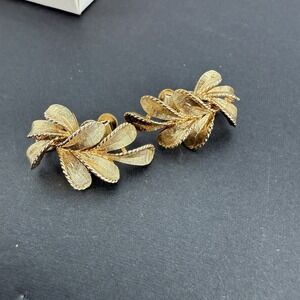 Vtg Signed Franco's GoldTone Leaf Cluster Clip Earrings